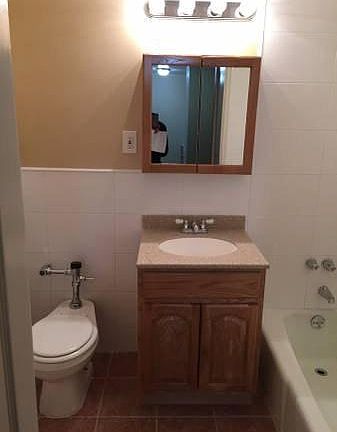 4th image of 1646 Bell Blvd #5