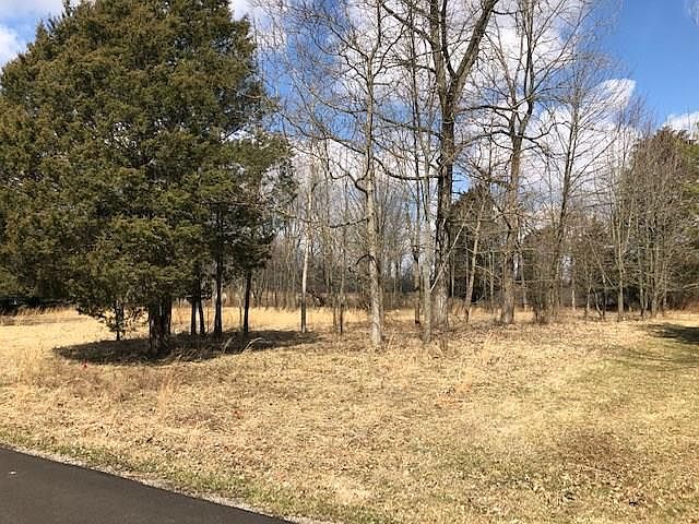 1st image of 270 E Woodfield Ln