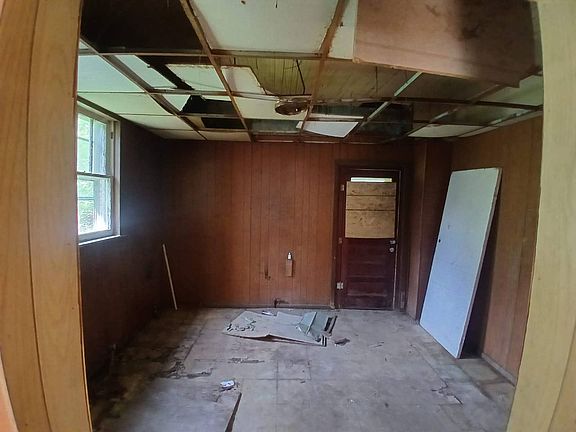 3rd image of 118 Montgomery Rd