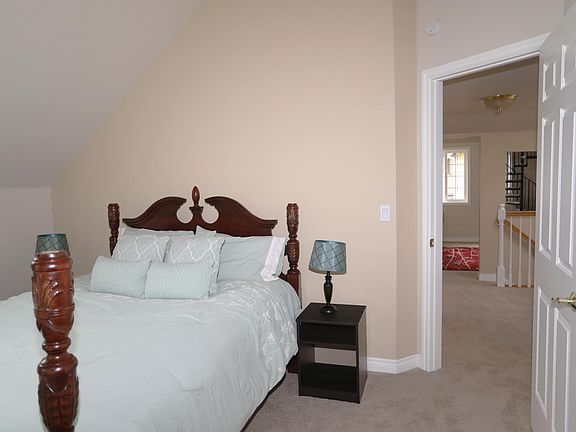 3rd image of 3059 Bellevue Way NE #Sfr