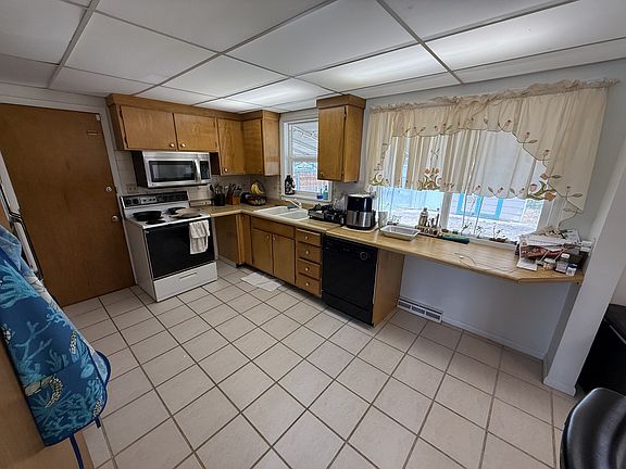 3rd image of 500 26th Avenue Ct
