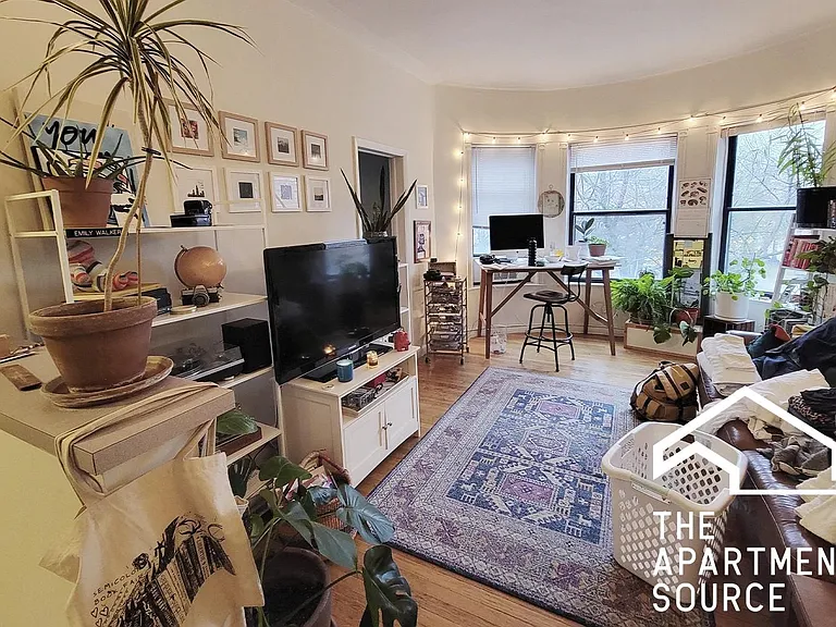 923 W Waveland Ave #2D — Photo 3
