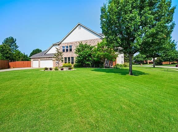 3rd image of 617 Unbridled Ln