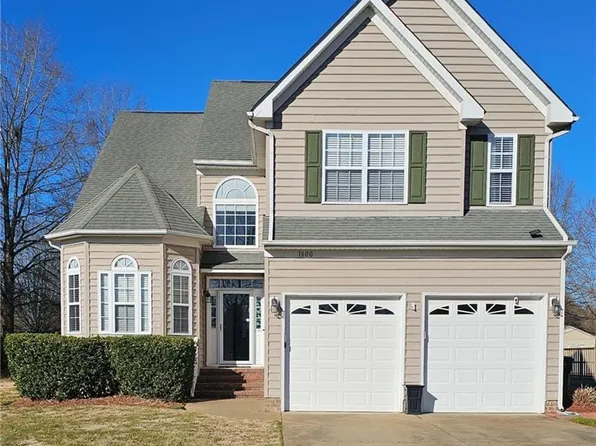 1600 Emerald Woods Dr, Chesapeake, VA 23321