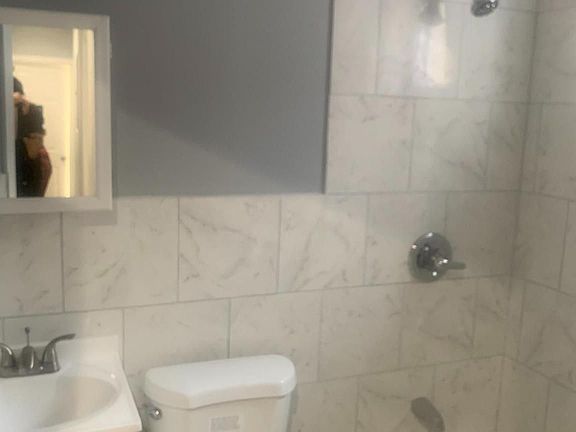 5th image of 851 E Ontario St #2