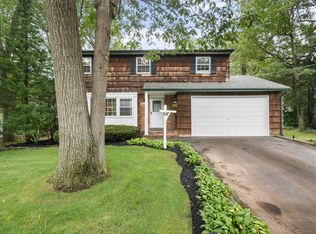 7 Long St, Huntington Station, NY 11746