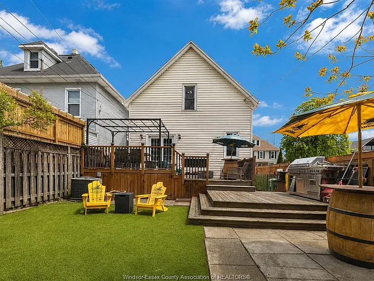 521 Windermere Rd — Photo 34