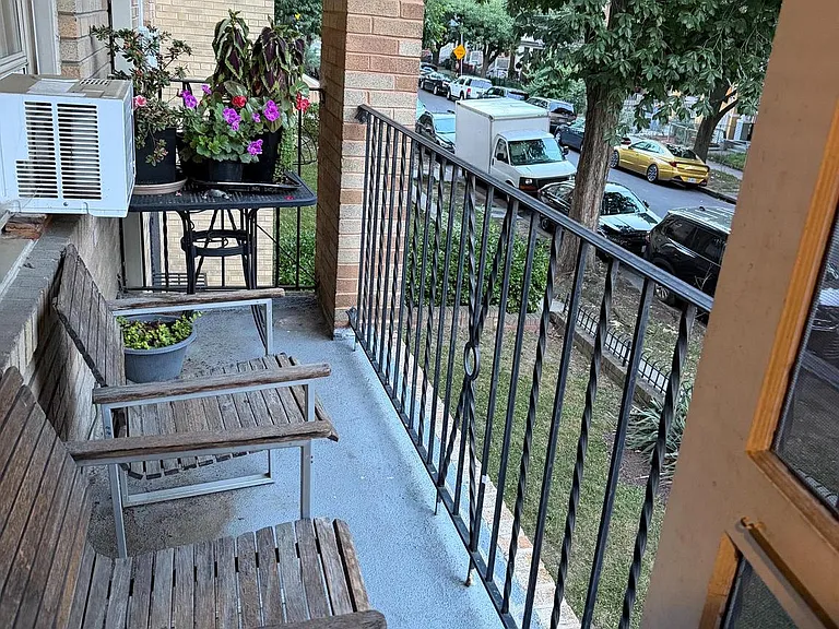 939 Longfellow St NW #103 — Photo 8