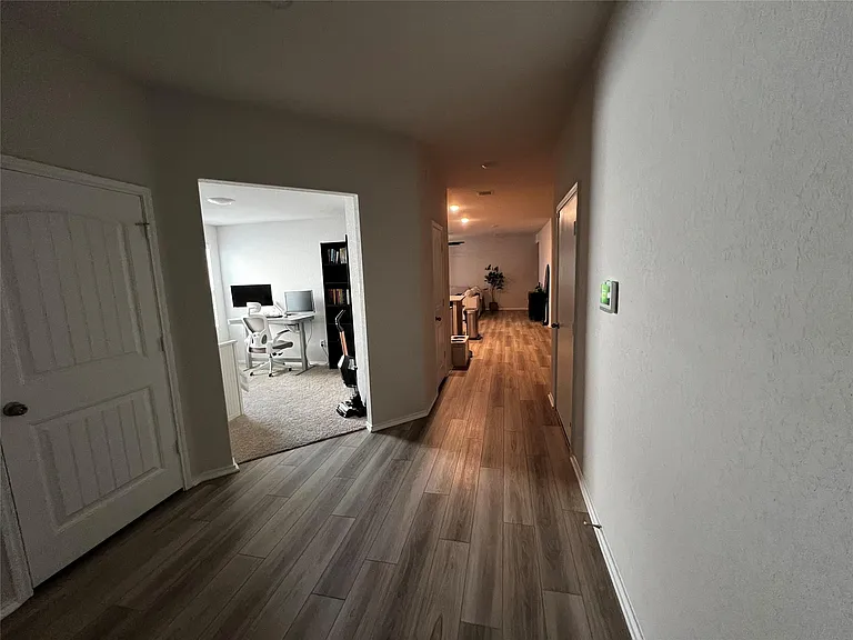 1009 Marvin Way — Photo 7