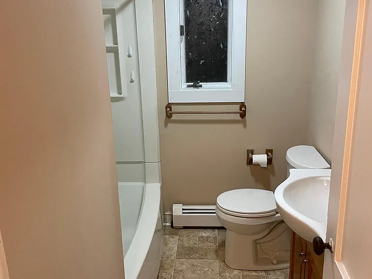 655 Farmington Ave #1 — Photo 6