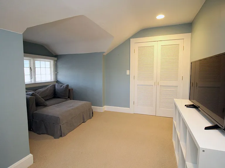2343 NE 21st Ave — Photo 26