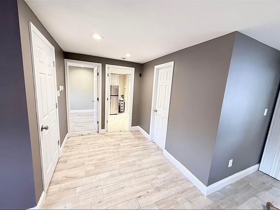 5th image of 277 N Wisconsin Ave #1