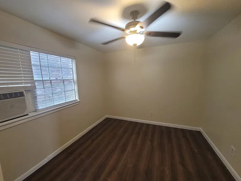 2801 Avenue M — Photo 13