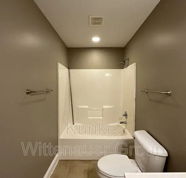 714 Wheatfield Rd — Photo 20
