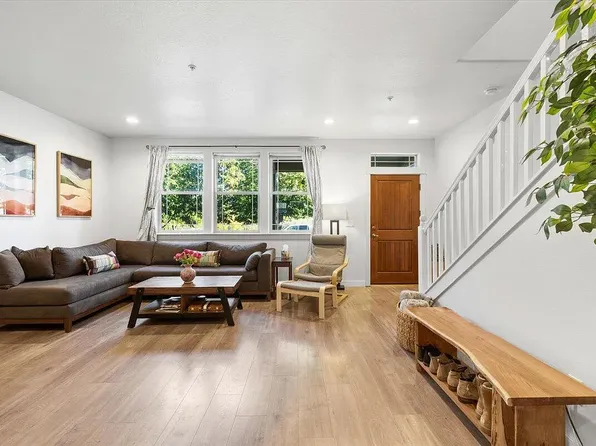 2238 Abbott Ave, Ashland, OR 97520