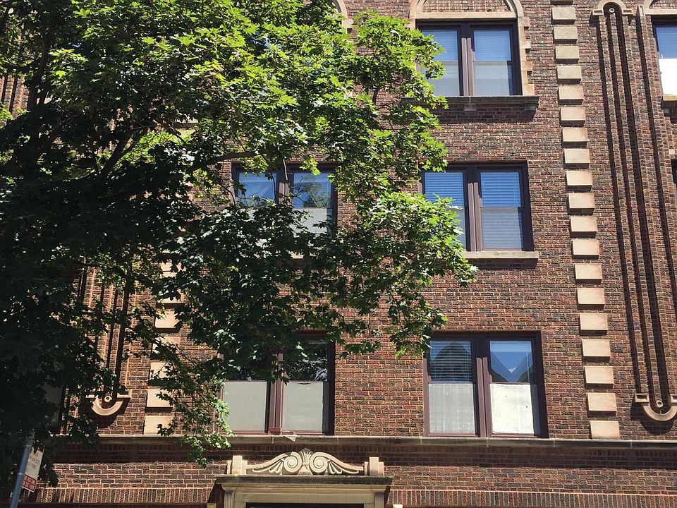 1st image of 3323 N Lakewood Ave #75nncdwvc