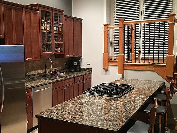5th image of 1760 W Wrightwood Ave APT 106