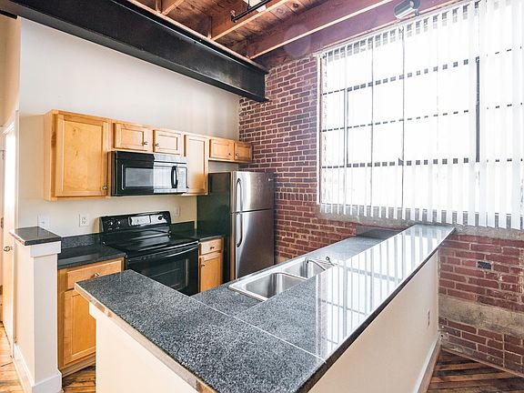 4th image of 1201 W Clay St APT 202
