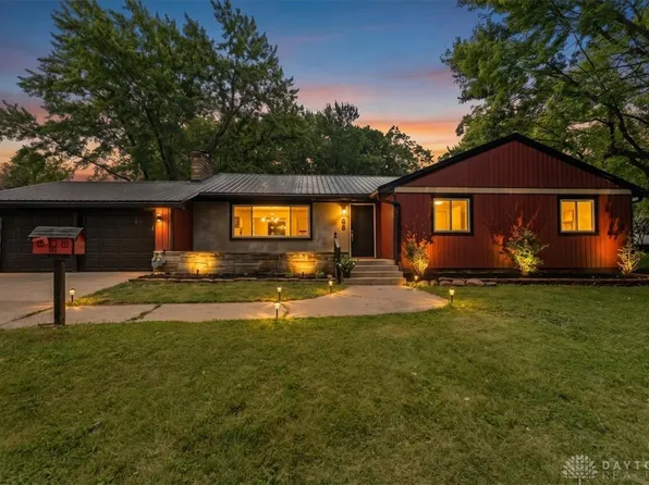 68 Skyline Dr, Enon, OH 45323