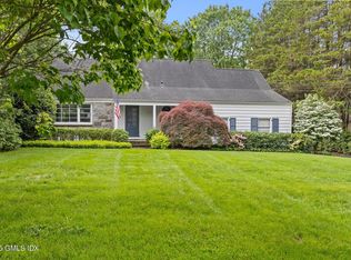 16 Verona Dr, Riverside, CT 06878