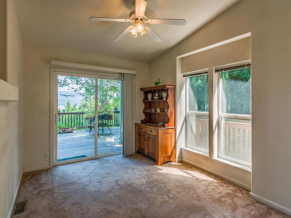 5th image of 400 Cedar Hill Ln