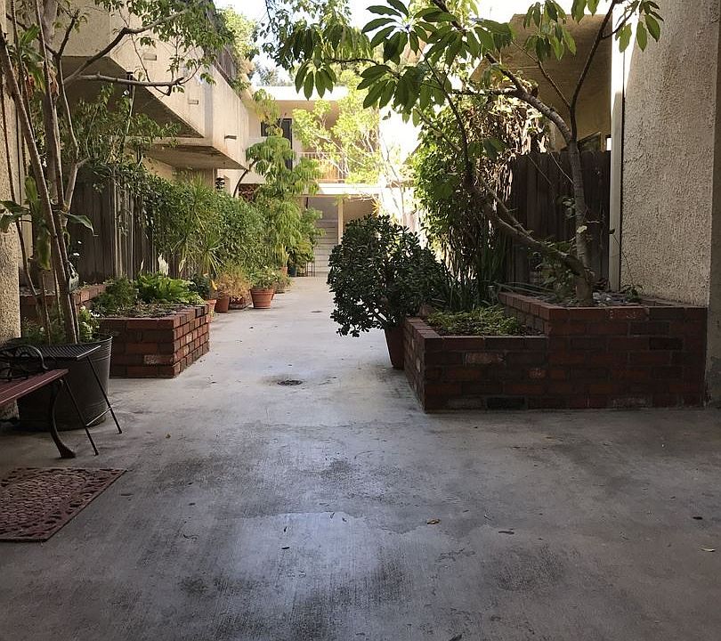 2nd image of 10255 Riverside Dr APT 109