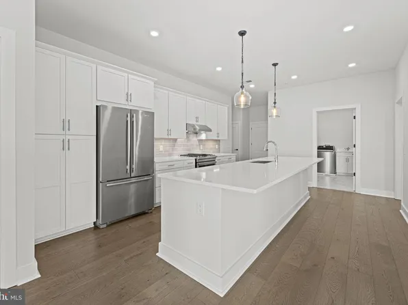 44691 Wellfleet Dr Unit 404, Ashburn, VA 20147