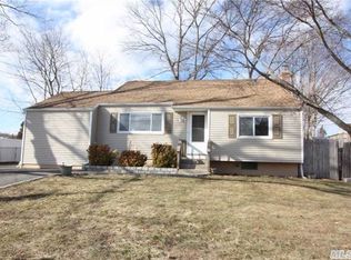 183 Grove St, Port Jefferson Station, NY 11776