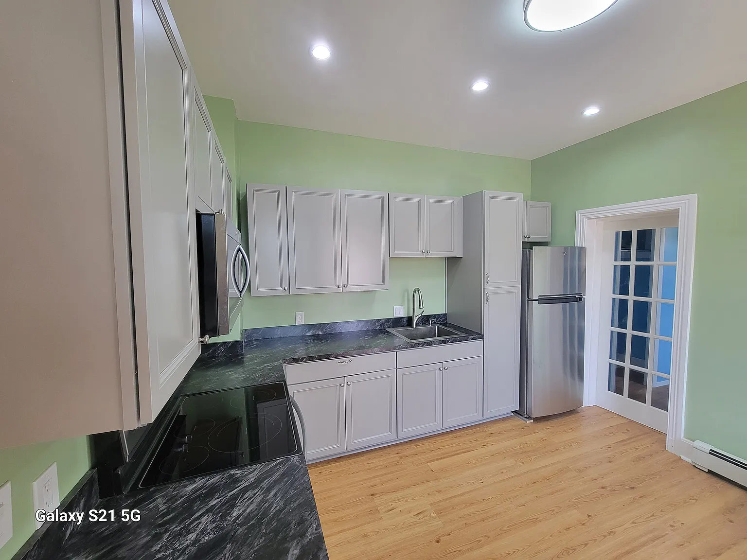 602 E High St — Photo 2