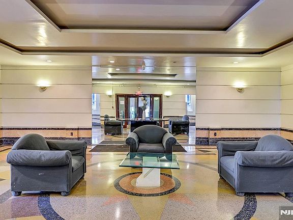 5th image of 755 Anderson Ave APT 5I