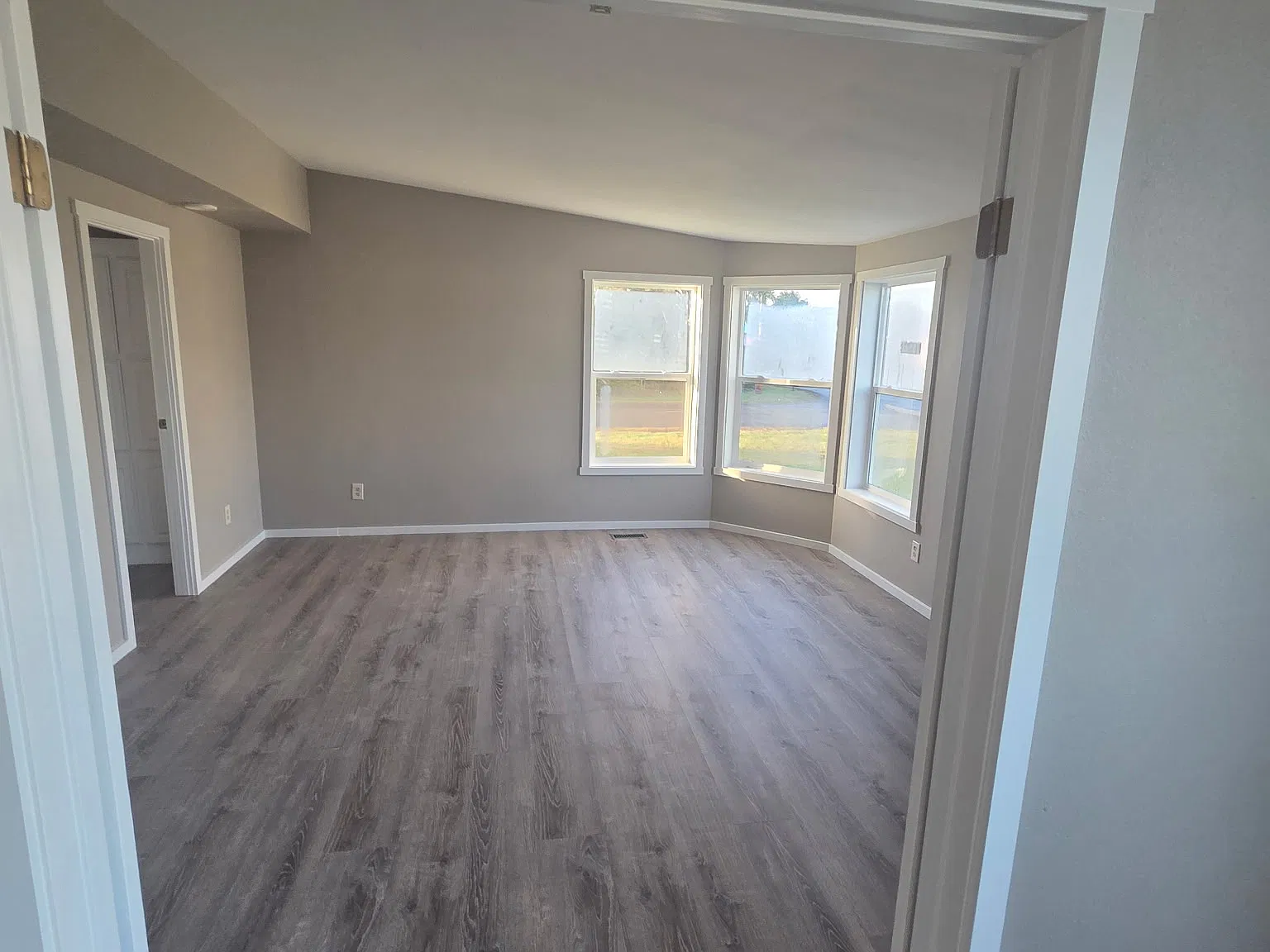 4 bed, 2.5 bath, 1716 sqft, $2,600 — Photo 3