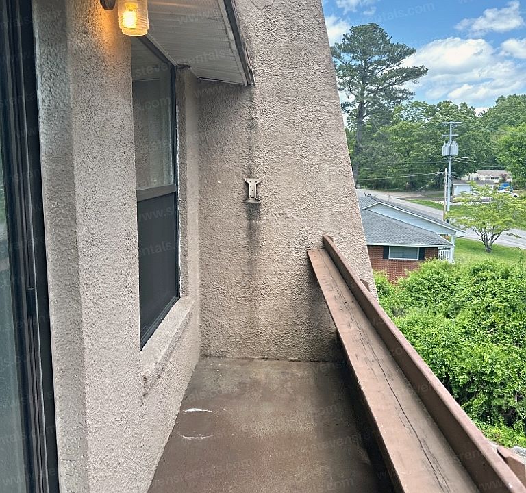 1st image of 915 S Seminole Dr #14882812