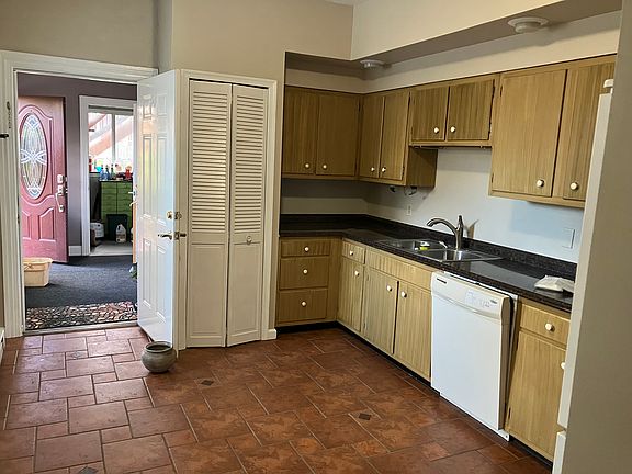 4th image of 552 Lancaster Ave Floor 1