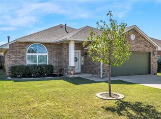 600 SW 43rd St, Moore, OK 73160