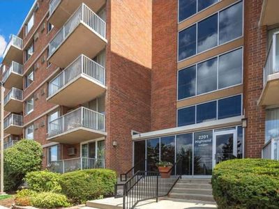 2201 S Highland Ave APT 4L, Lombard, IL, 60148
