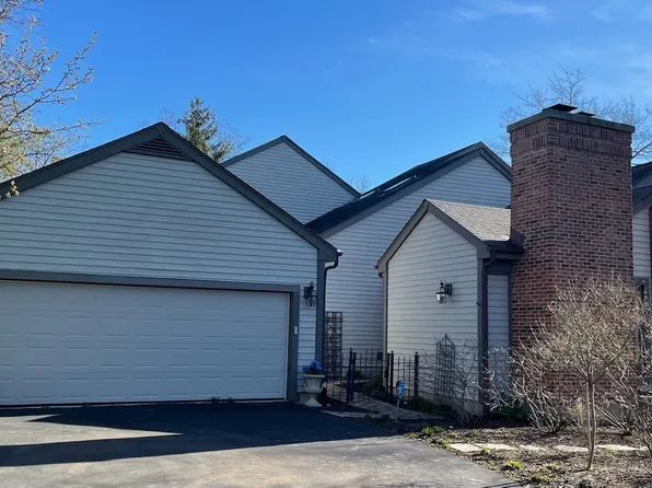 80 Warrington Dr, Lake Bluff, IL 60044