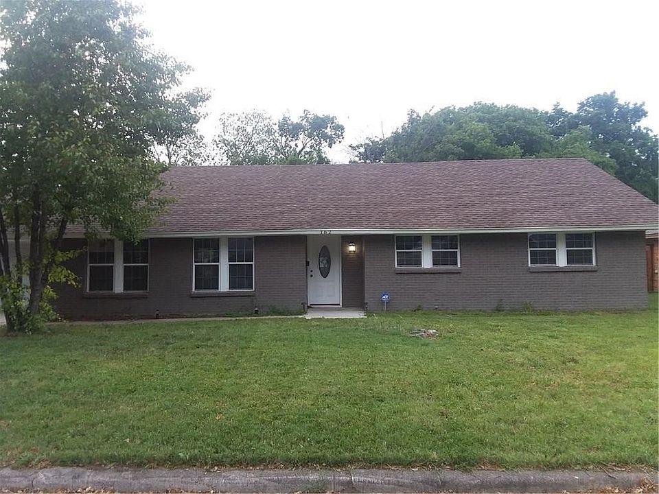 1st image of 162 Chateau Dr