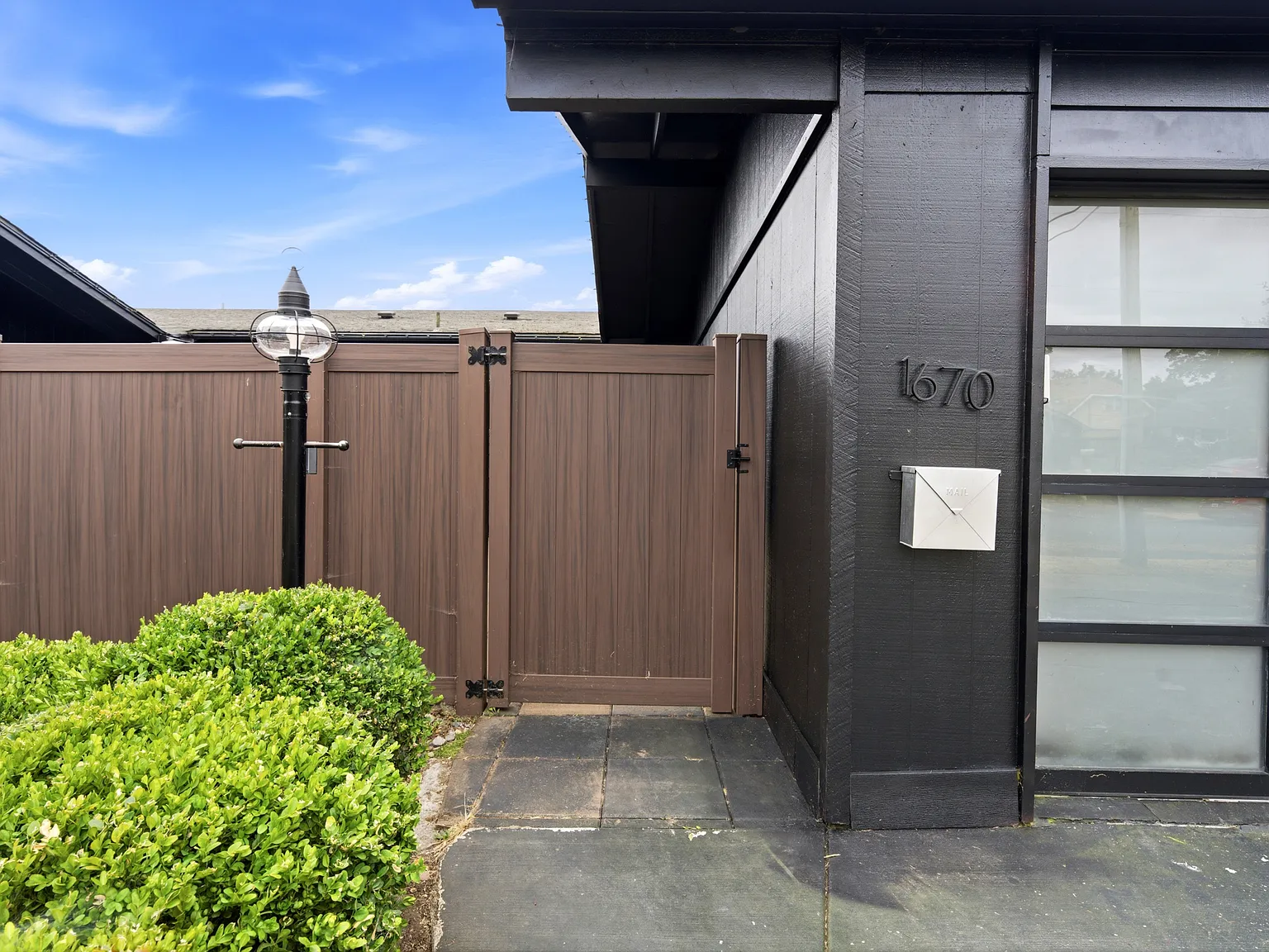 1 bed, 894 sqft, $2,200 — Photo 4