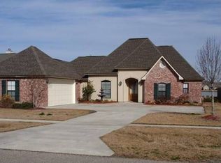 12447 Fawnwood Dr, Walker, LA 70785