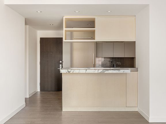4th image of 252 South St #11J