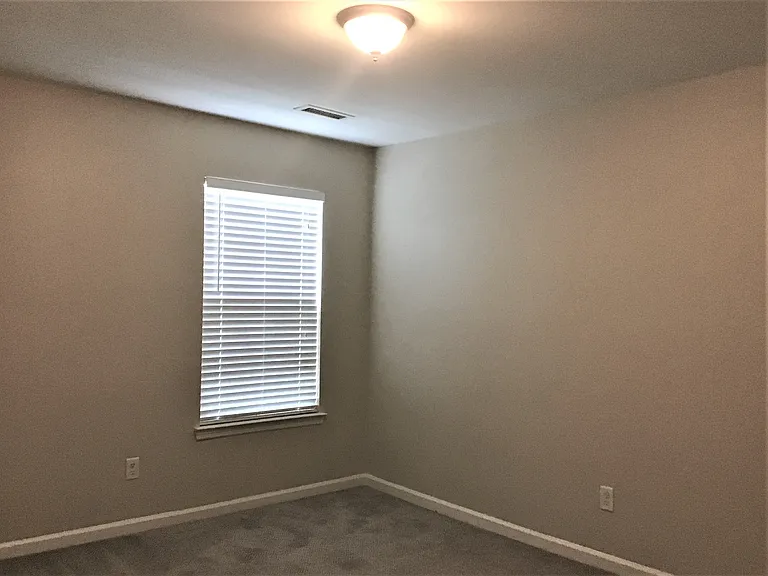 142 Cotillion Cres — Photo 13