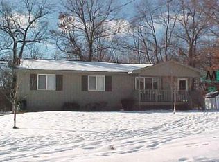 225 Schorn Dr, Lake Orion, MI 48362