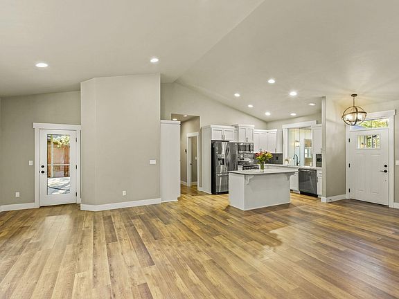 3rd image of 16907 Indio Rd