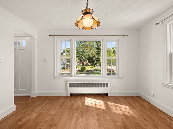 3rd image of 33 Wilson Rd
