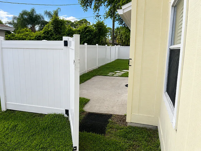 Entrance to separate 1 bed/1 bath
