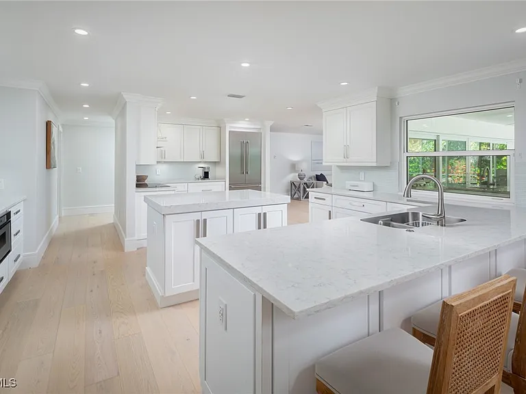 635 Fountainhead Ln — Photo 8