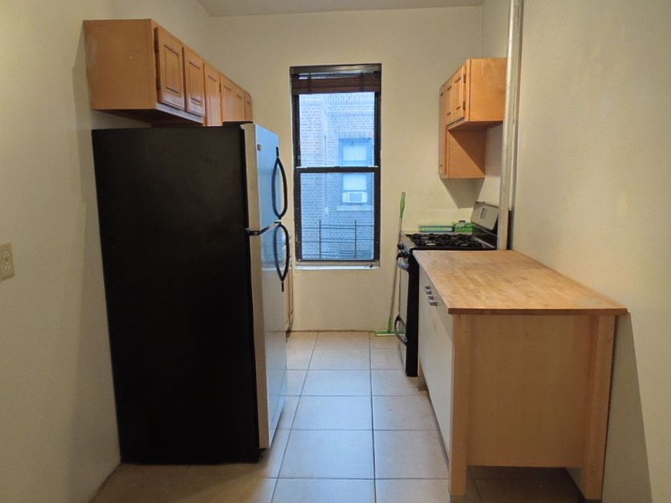 1st image of 356 Saint Johns Pl #A3