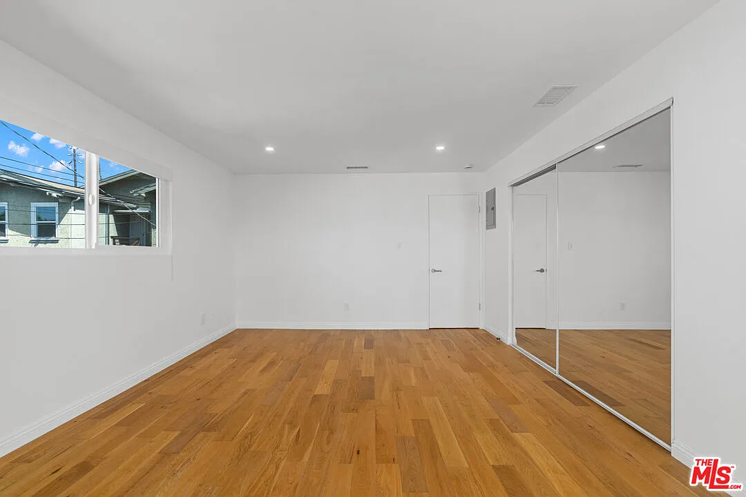 1 bed, 1.0 bath, 722 sqft, $3,208 — Photo 4