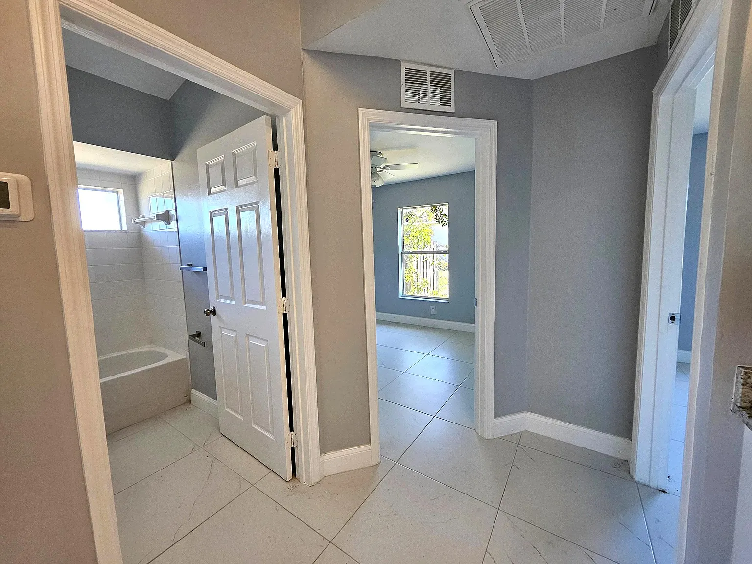 3 bed, 1427 sqft, $1,950 — Photo 2
