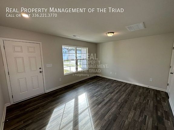 2nd image of 10 Covey Ct